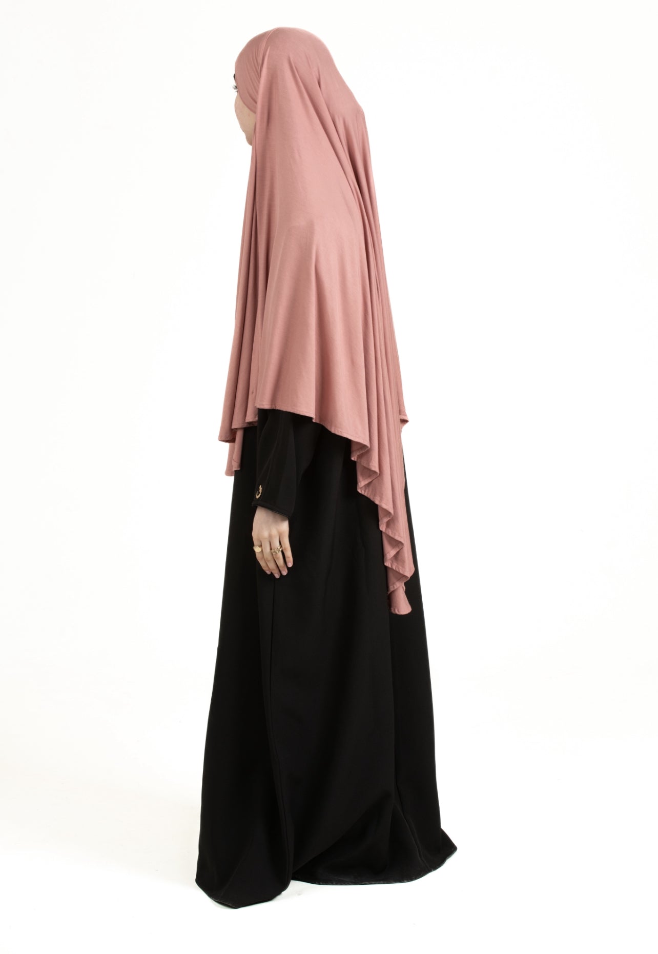 Pastel pink round cut